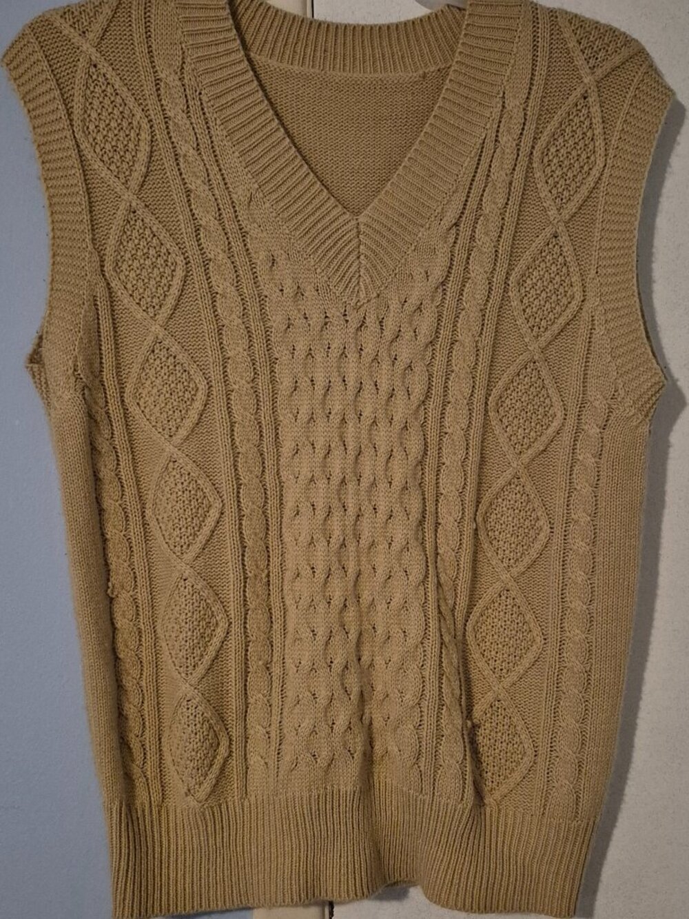 Shein Tan Cable Knit Sweater Vest V-Neck 100% Acrylic Women's Size L Excellent